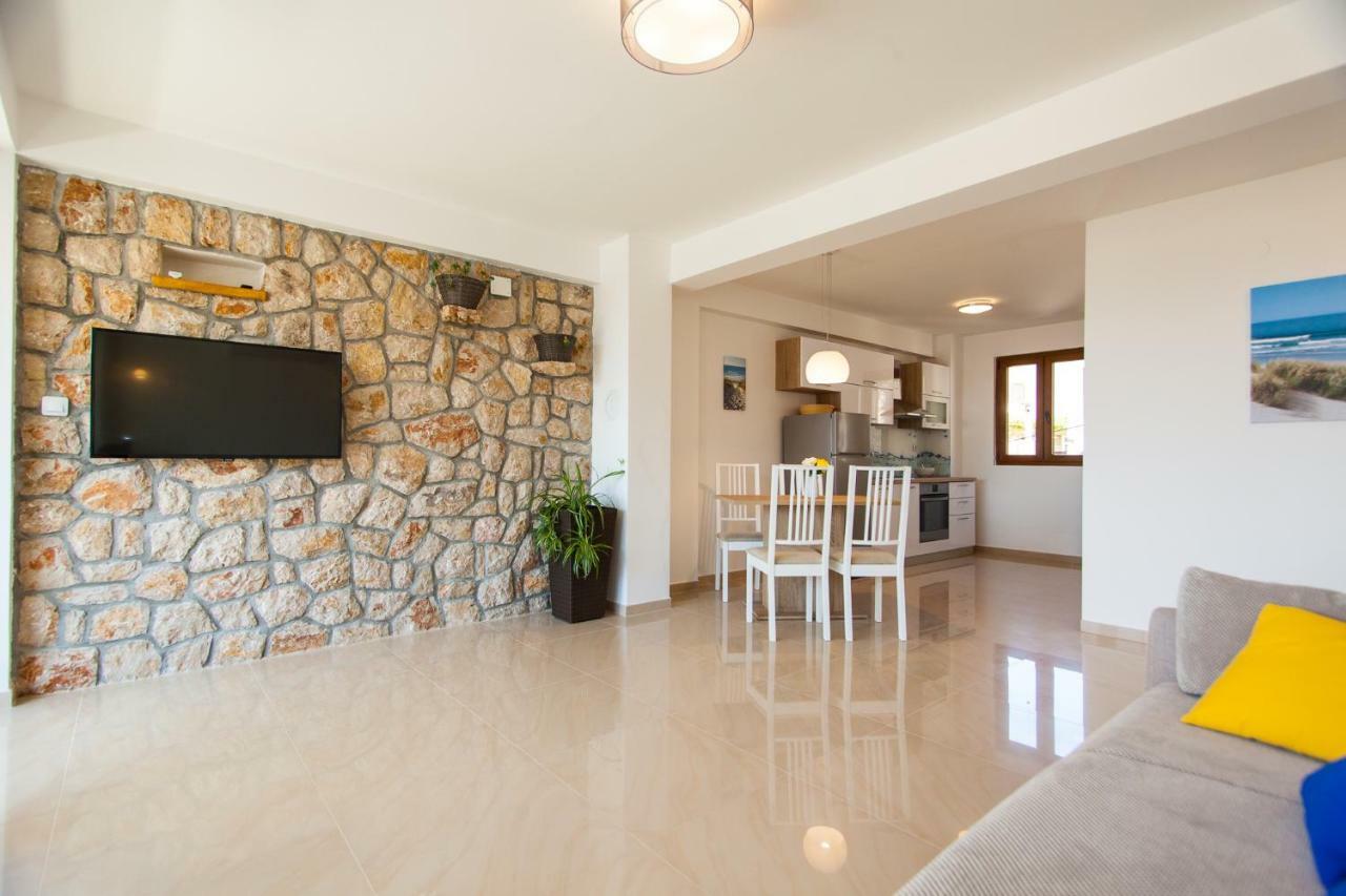 Deluxe Nina Apartament *
